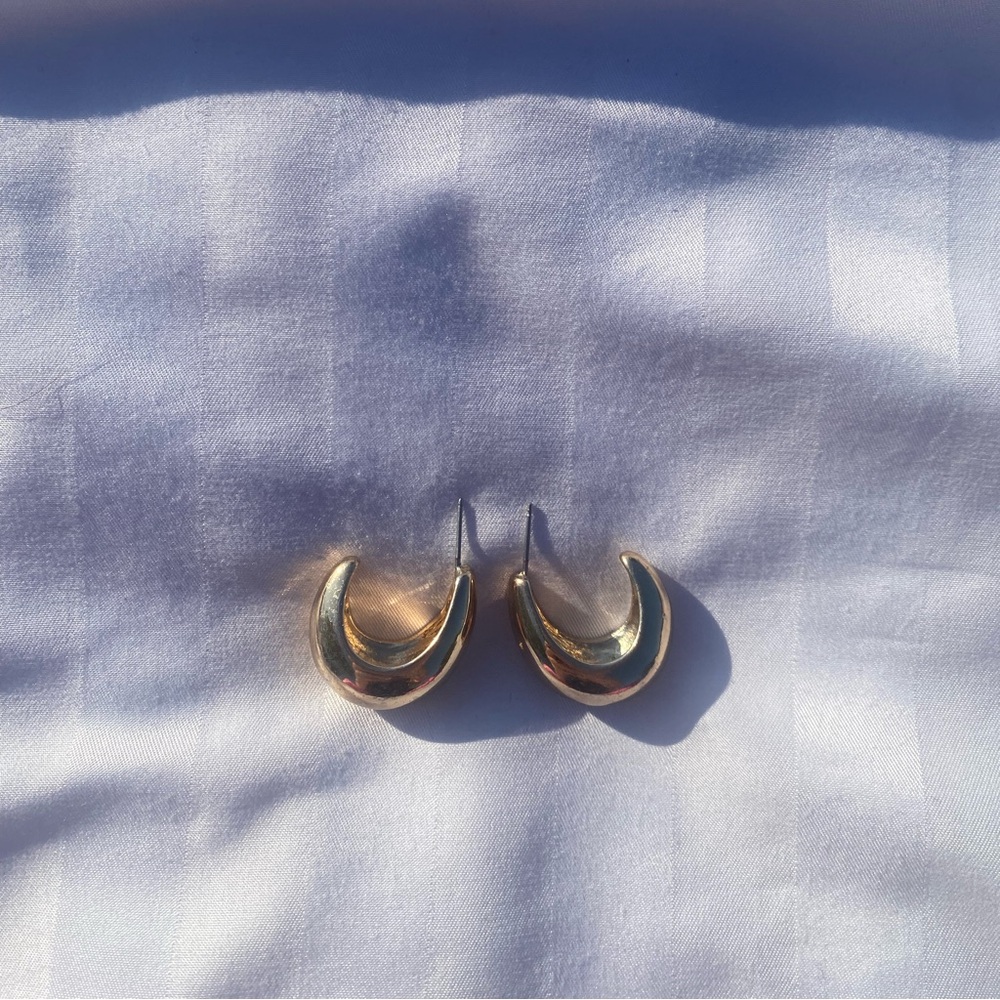 Gold earrings